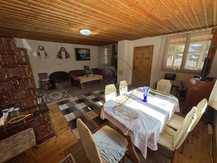 Casă cu Teren 500 Mp în Colibița