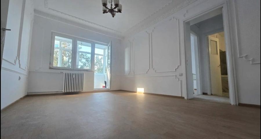 Apartament cu 2 camere semidecomandat în Podu Roș — fotografia 2