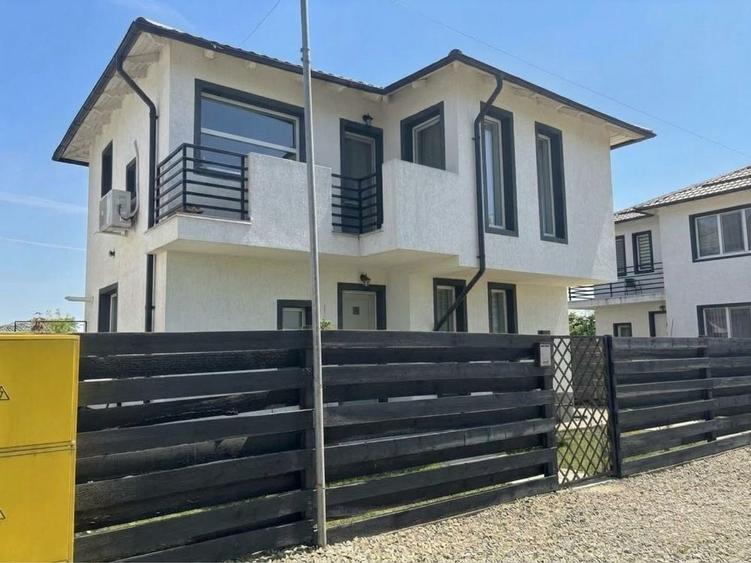 Casă cu 3 camere în Berceni