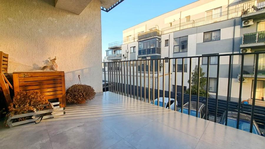 Apartament cu 2 camere semidecomandat, mobilat în Tunari
