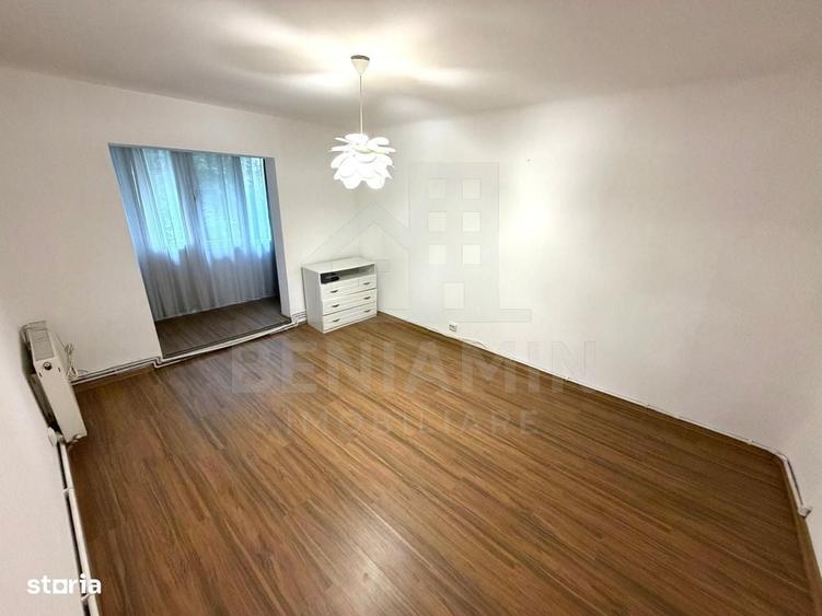 Apartament cu 4 camere decomandat în 1 Mai