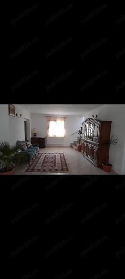 Casă cu 4 camere cu Teren 1300 Mp în Băcia