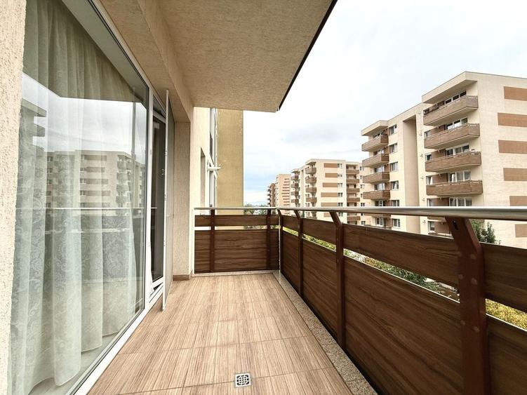 Apartament cu 3 camere, mobilat în Tractorul