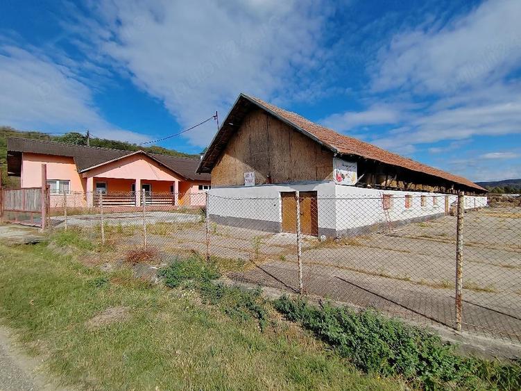 Spațiu comercial, de 3,000 mp, în Bunești (Mălureni)