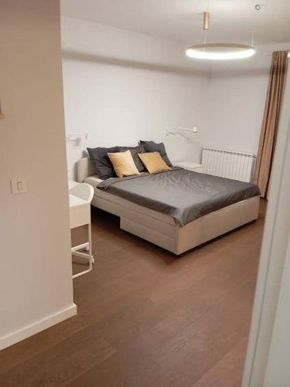 Apartament cu 3 camere decomandat în 1 Mai