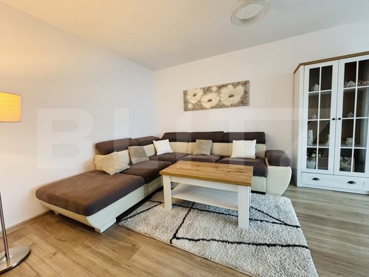 Apartament cu 2 camere decomandat, mobilat în Tractorul
