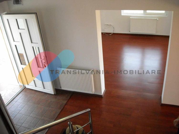 Casă individuală cu 4 camere cu Canalizare în Apahida