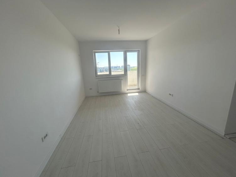 Apartament cu 2 camere decomandat în Apărătorii Patriei