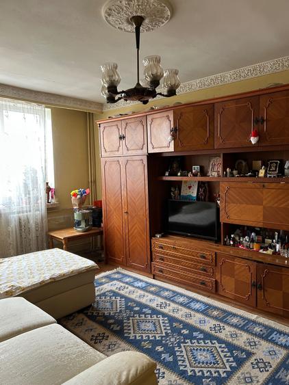 Apartament cu 3 camere decomandat în Banat