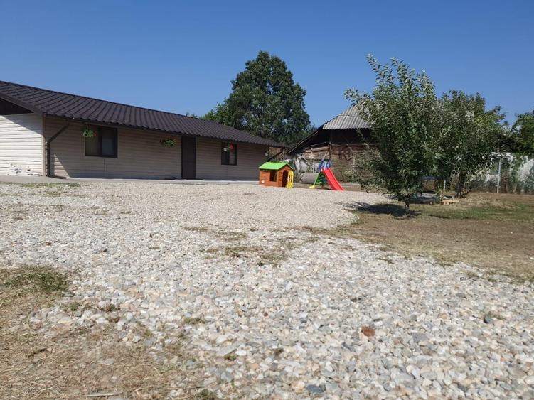 Vand casa cu livada - 1