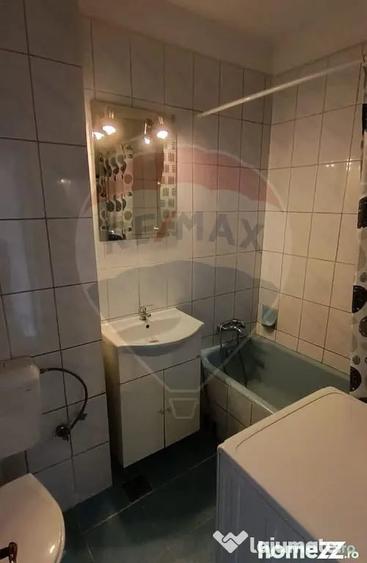 Apartament cu 3 camere semidecomandat în Gara de Nord