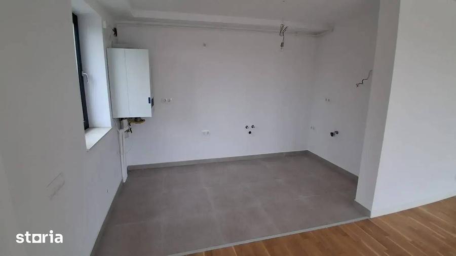 Apartament cu 3 camere decomandat în Grivița