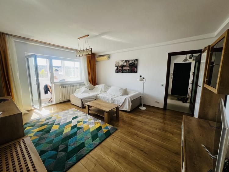 Apartament cu 3 camere decomandat în Drumul Taberei