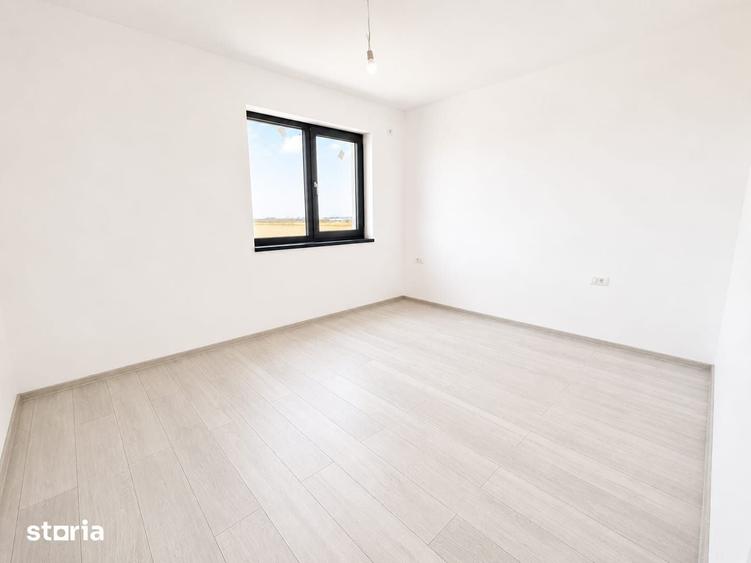 Casă cu 5 camere cu Teren 400 Mp în Domnești