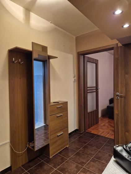 Apartament cu 2 camere semidecomandat în Spitalul Județean