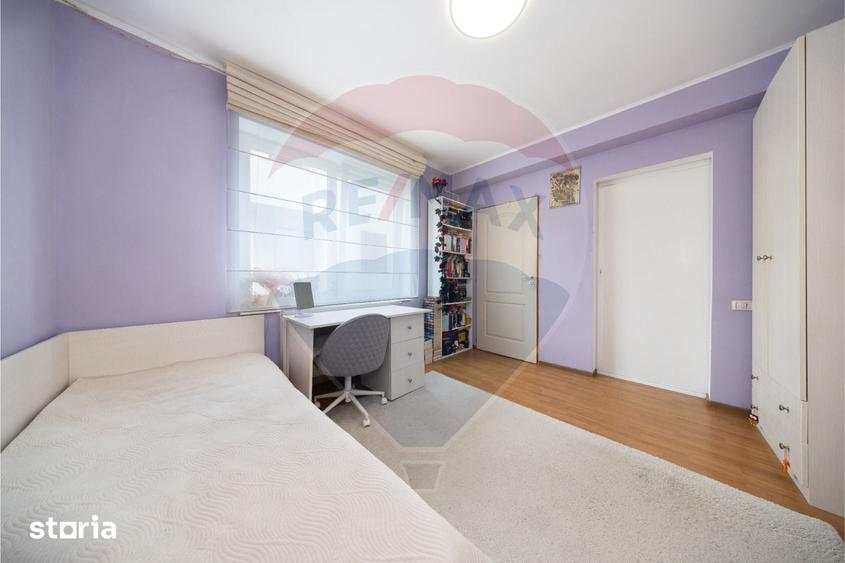 Apartament cu 3 camere în Tractorul