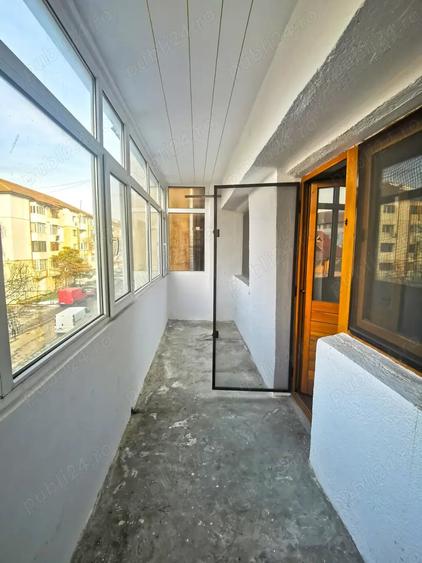 Apartament cu 4 camere decomandat în Țăndărei