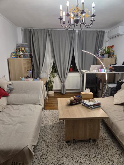Apartament cu 4 camere decomandat în Drumul Taberei