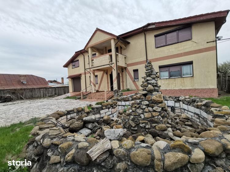 Casă cu 6 camere cu Teren 3187 Mp în Urechești