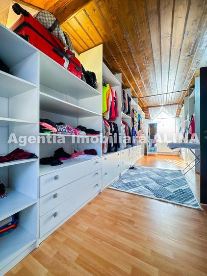 Casă cu 5 camere cu Teren 509 Mp în Central