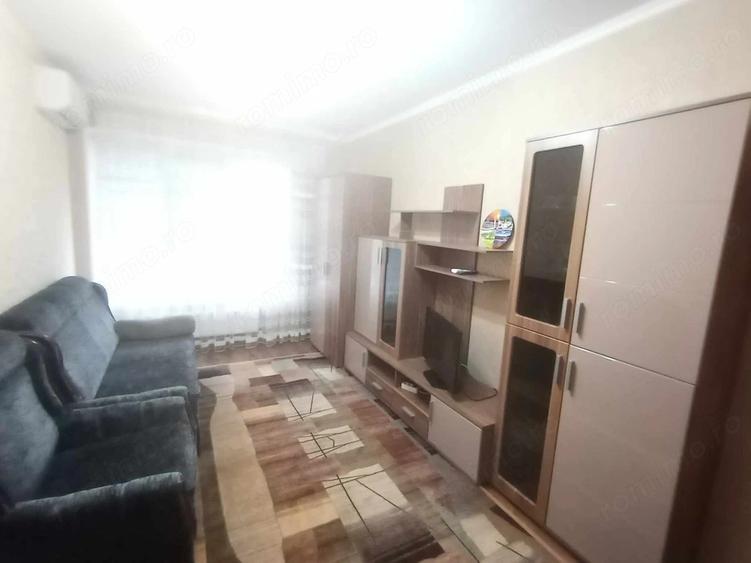 Garsonieră decomandată în 1 Mai