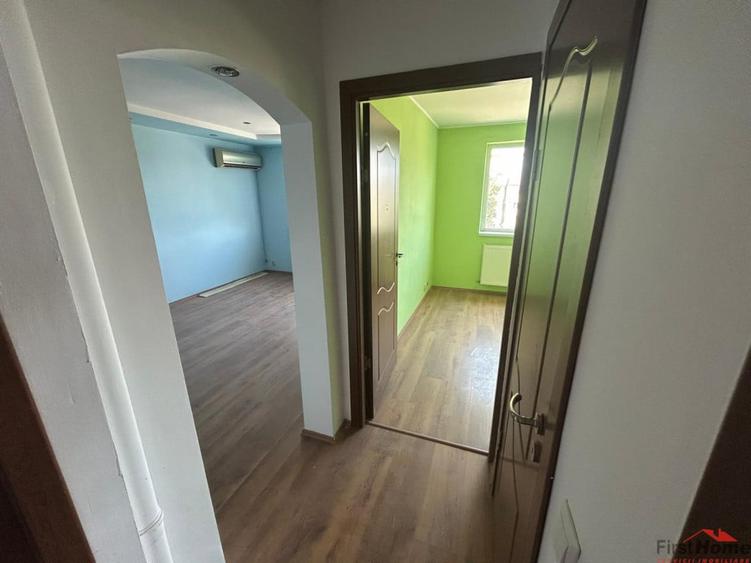 Apartament cu 3 camere, de , zona sud, scoala 8 - 6