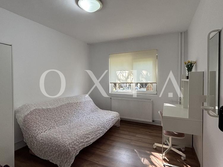 Apartament cu 3 camere decomandat, mobilat în Cetății