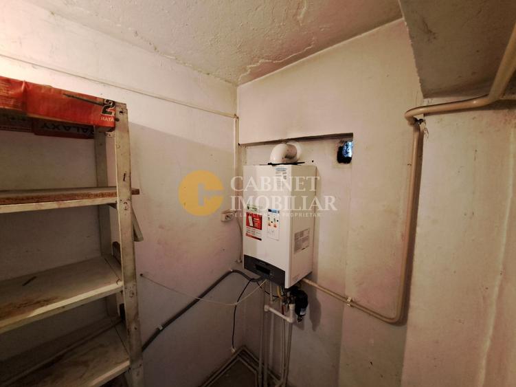 Apartament cu 4 camere semidecomandat, mobilat în Bd. Independenței