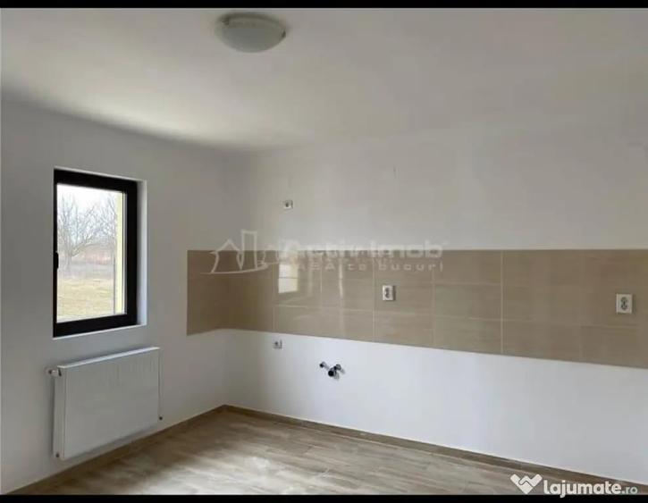 Casă cu 3 camere cu Teren 400 Mp în Central