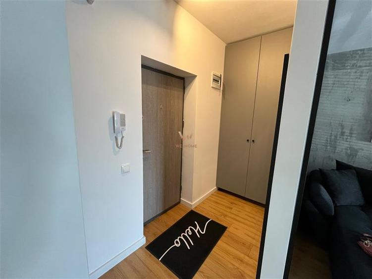 Apartament cu 2 camere semidecomandat în Cristian