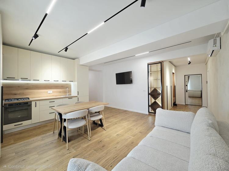 Apartament cu 3 camere decomandat în Central