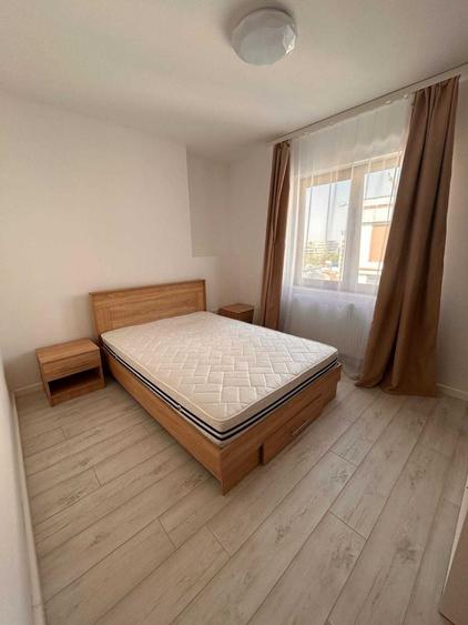 Apartament cu 3 camere decomandat în Torontalului
