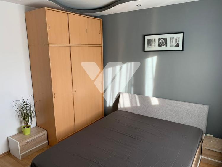 Apartament cu 3 camere decomandat, mobilat în Calea Dumbrăvii