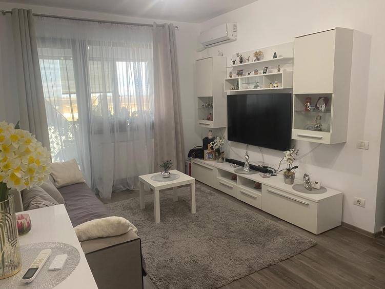 Apartament cu 2 camere decomandat în Berceni