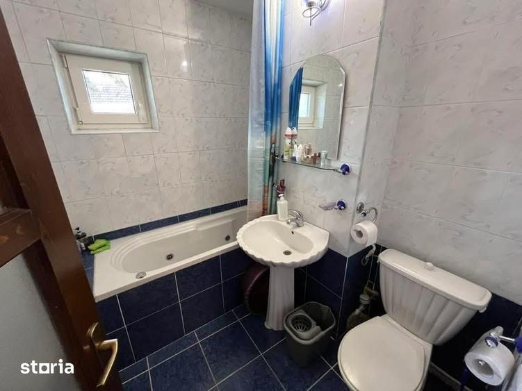 Apartament cu 3 camere decomandat în Ștefan cel Mare