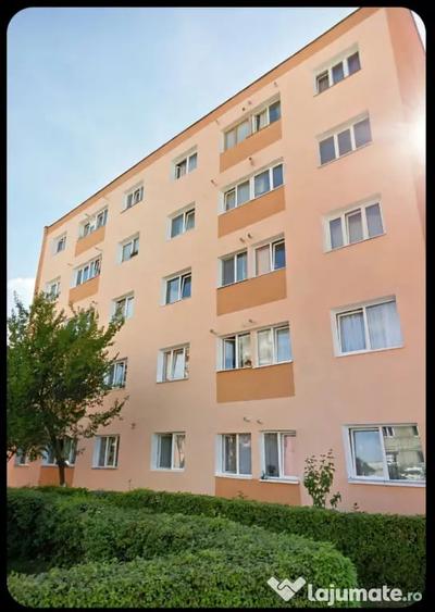 Apartament cu 2 camere decomandat în Astra