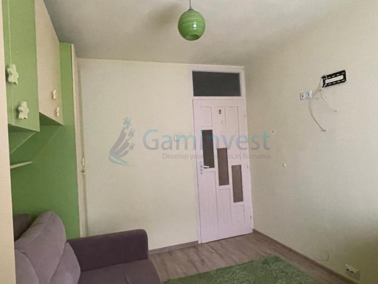 Apartament cu 3 camere decomandat, mobilat în Rogerius