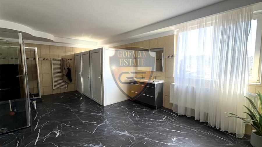 Casă individuală cu 8 camere cu Canalizare în Brătianu