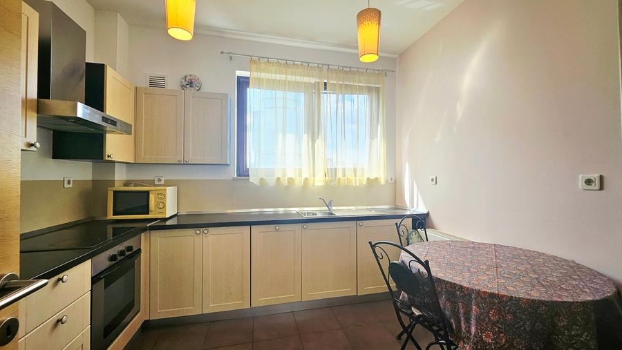 Apartament cu 3 camere decomandat în Kiseleff