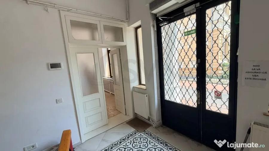 Casă cu 7 camere cu Teren 50 Mp în Unirii