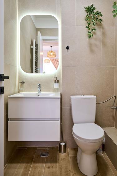 Apartament cu 3 camere decomandat în Mamaia-Sat