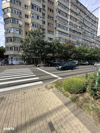Spațiu comercial, de 60 mp, în Republicii