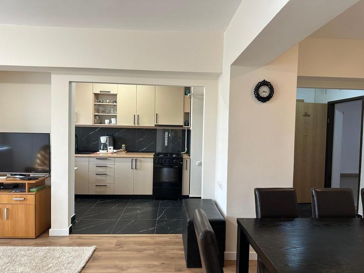 De inchiriat apartament cu 3 camere, semidecomandat, 80mp, zona Marasti - 3