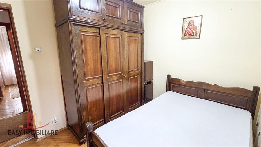 Apartament cu 3 camere decomandat în Tudor