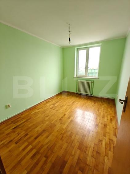 Apartament cu 3 camere decomandat, mobilat în Central