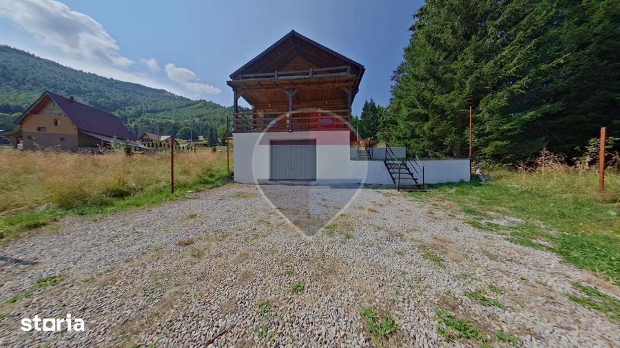 Casă cu 7 camere cu Teren 577 Mp în Râu de Mori