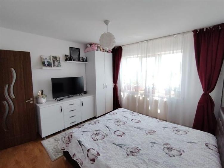 Apartament cu 2 camere decomandat, mobilat în Craiovița Nouă