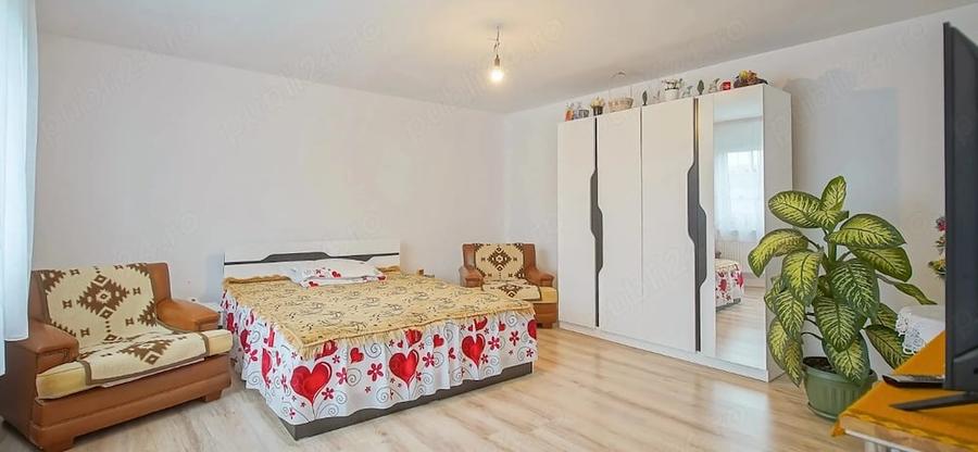 Casă cu 2 camere cu Teren 416 Mp în Exterior Vest