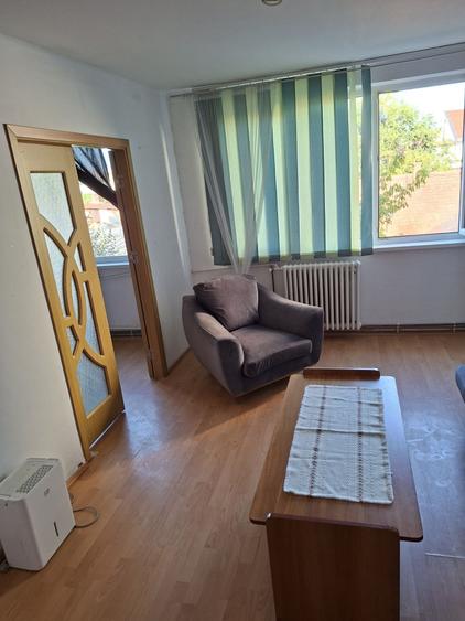 Apartament cu 2 camere semidecomandat în Căprioara