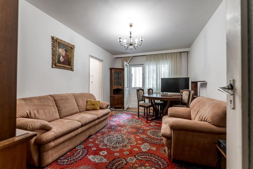 Apartament cu 3 camere semidecomandat în Aurel Vlaicu
